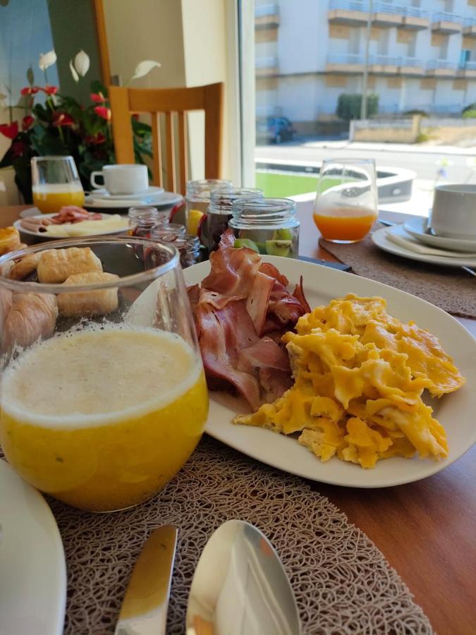 Pedrogao Guesthouse Exterior photo Scrambled eggs with ham